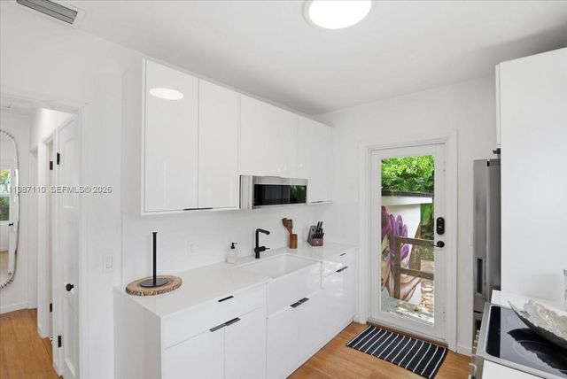 1850 NW 53rd St, Miami, FL 33142