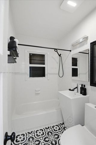 1850 NW 53rd St, Miami, FL 33142