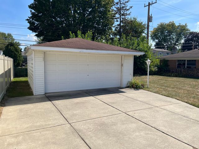 19436 Donna Street, Livonia, MI 48152