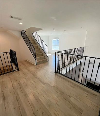 10844 Blix Street 101, North Hollywood, CA 91602