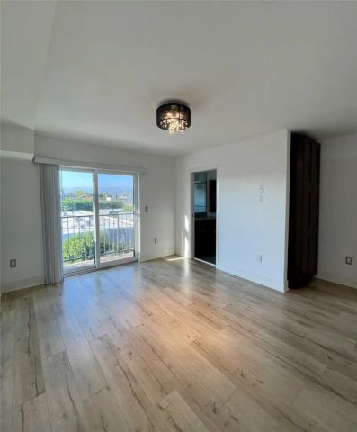 10844 Blix Street 101, North Hollywood, CA 91602