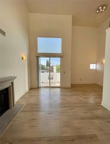 10844 Blix Street 101, North Hollywood, CA 91602
