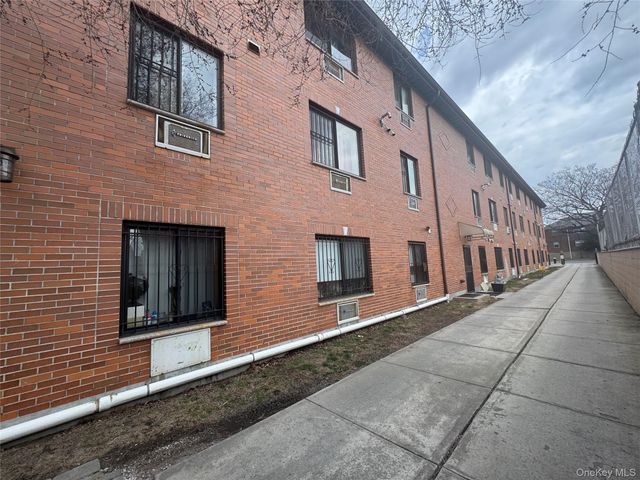 7548 Parsons Boulevard 2A, Fresh Meadows, NY 11366