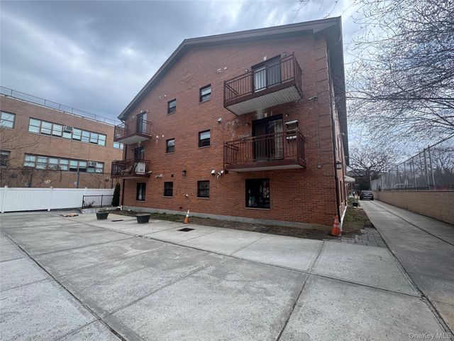 7548 Parsons Boulevard 2A, Fresh Meadows, NY 11366