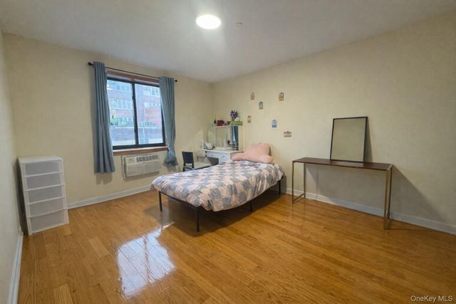 7548 Parsons Boulevard 2A, Fresh Meadows, NY 11366