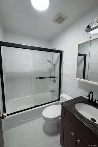 7548 Parsons Boulevard 2A, Fresh Meadows, NY 11366