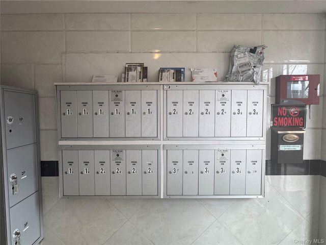 7548 Parsons Boulevard 2A, Fresh Meadows, NY 11366
