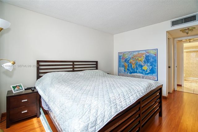 1833 S Ocean Dr 902, Hallandale Beach, FL 33009