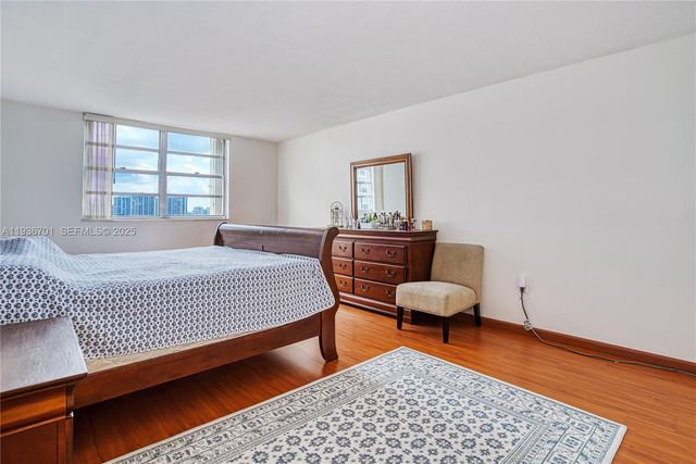 1833 S Ocean Dr 902, Hallandale Beach, FL 33009