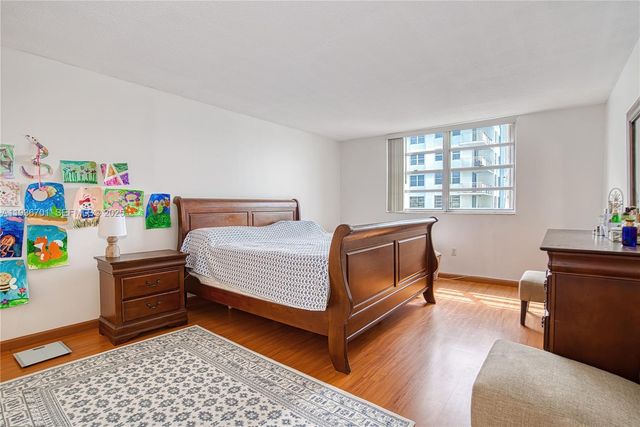 1833 S Ocean Dr 902, Hallandale Beach, FL 33009