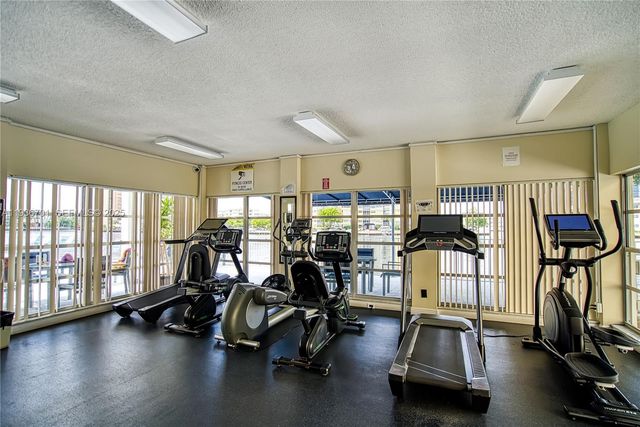 1833 S Ocean Dr 902, Hallandale Beach, FL 33009