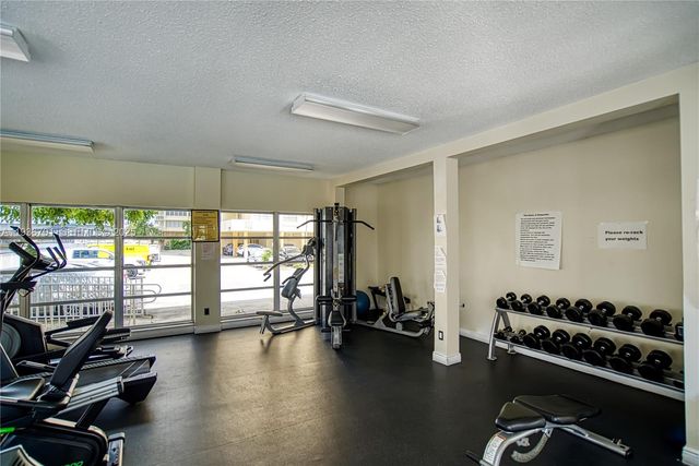 1833 S Ocean Dr 902, Hallandale Beach, FL 33009