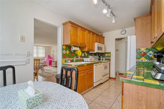 1833 S Ocean Dr 902, Hallandale Beach, FL 33009