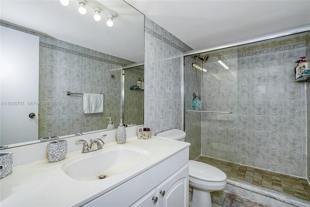 1833 S Ocean Dr 902, Hallandale Beach, FL 33009