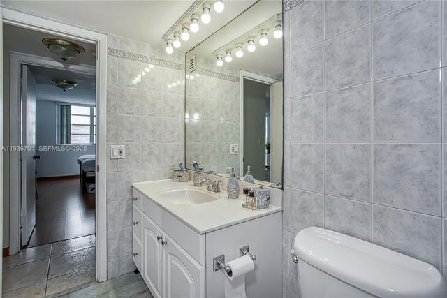 1833 S Ocean Dr 902, Hallandale Beach, FL 33009