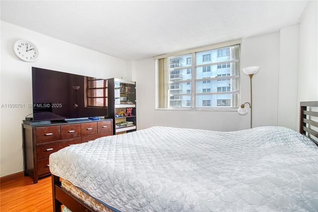 1833 S Ocean Dr 902, Hallandale Beach, FL 33009