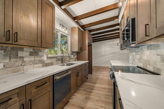 1663 Glen Dr, Placerville, CA 95667
