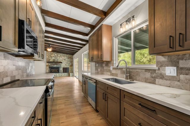 1663 Glen Dr, Placerville, CA 95667