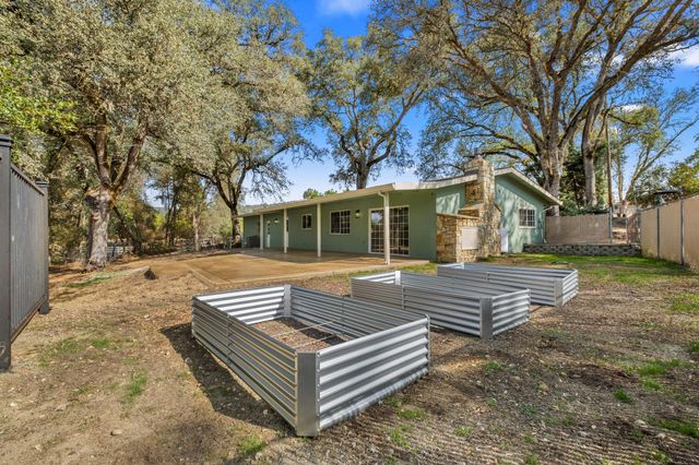 1663 Glen Dr, Placerville, CA 95667