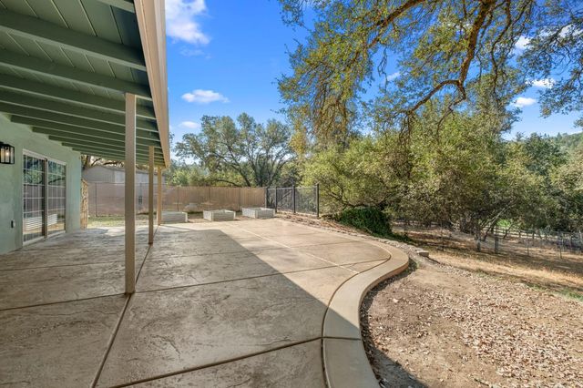 1663 Glen Dr, Placerville, CA 95667