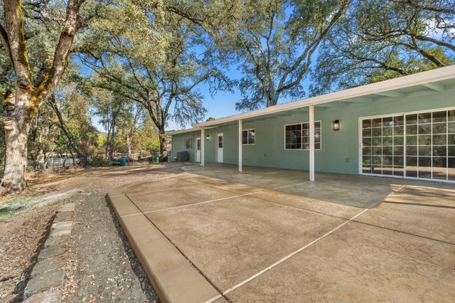 1663 Glen Dr, Placerville, CA 95667