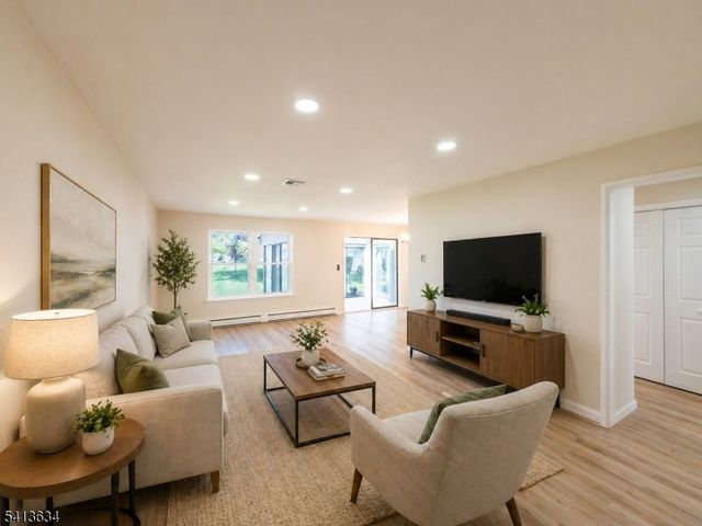 149 Maclura Plz, Monroe Twp., NJ 08831