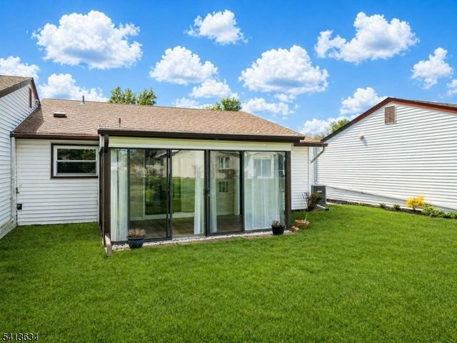 149 Maclura Plz, Monroe Twp., NJ 08831