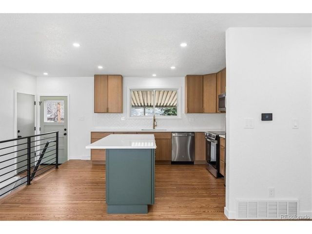 1470 S Cody St, Lakewood, CO 80232