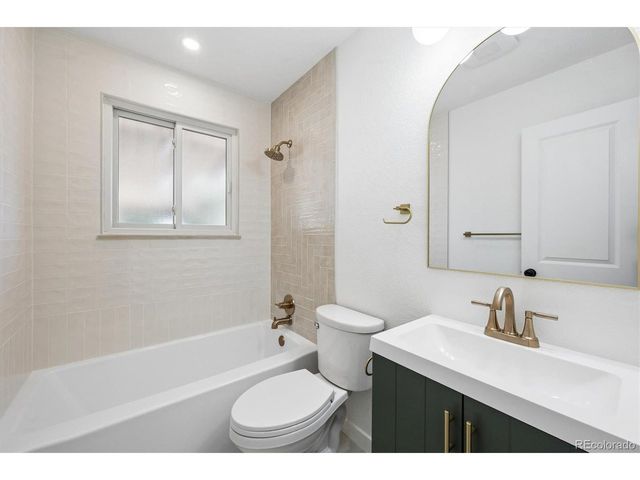 1470 S Cody St, Lakewood, CO 80232