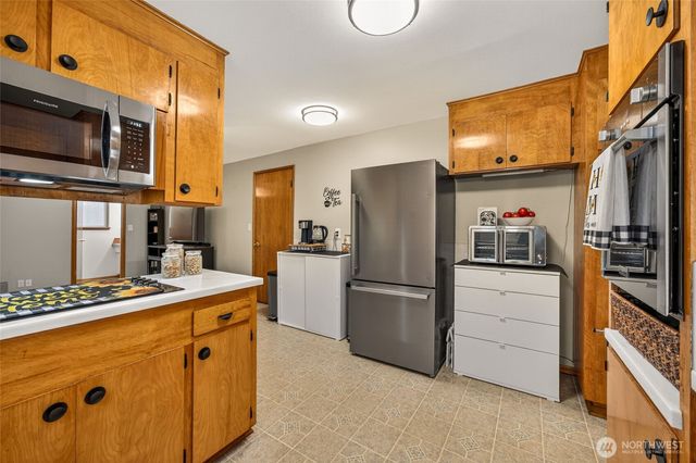 807 Jefferson Avenue NE, Renton, WA 98056