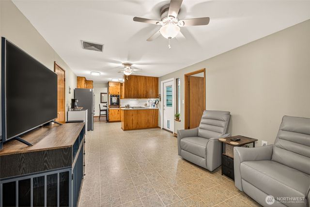 807 Jefferson Avenue NE, Renton, WA 98056