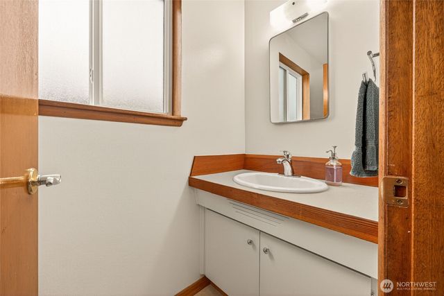 807 Jefferson Avenue NE, Renton, WA 98056