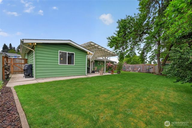 807 Jefferson Avenue NE, Renton, WA 98056