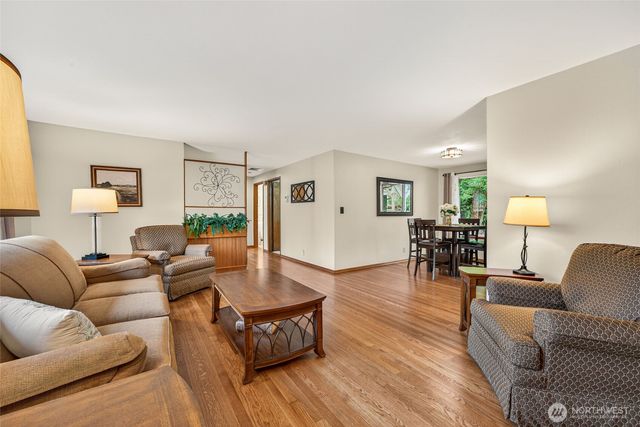 807 Jefferson Avenue NE, Renton, WA 98056
