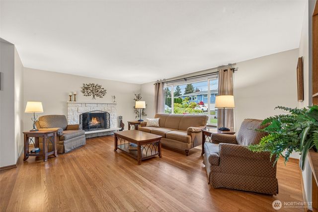 807 Jefferson Avenue NE, Renton, WA 98056