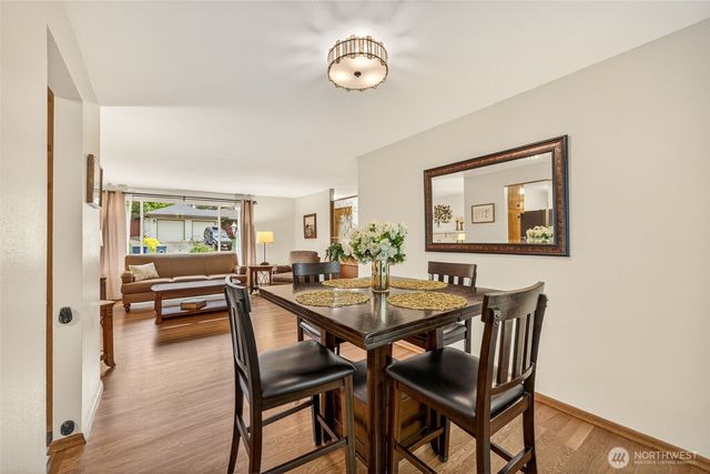 807 Jefferson Avenue NE, Renton, WA 98056