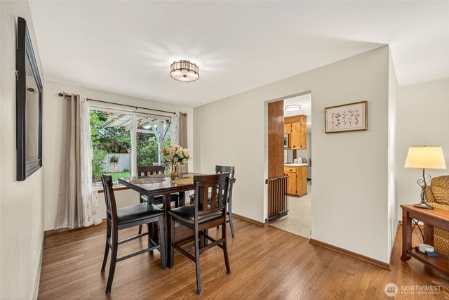 807 Jefferson Avenue NE, Renton, WA 98056