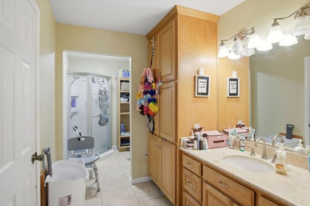 1740 N Berkeley Ave, Turlock, CA 95382
