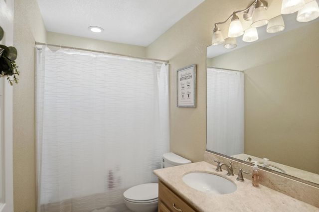 1740 N Berkeley Ave, Turlock, CA 95382