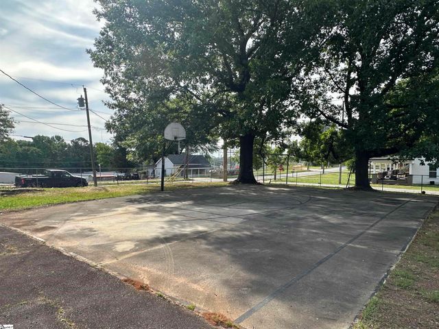 204 S 5th Street, Easley, SC 29640