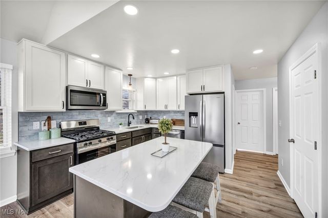 33418 Lake Shore Boulevard, Eastlake, OH 44095