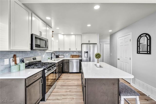 33418 Lake Shore Boulevard, Eastlake, OH 44095