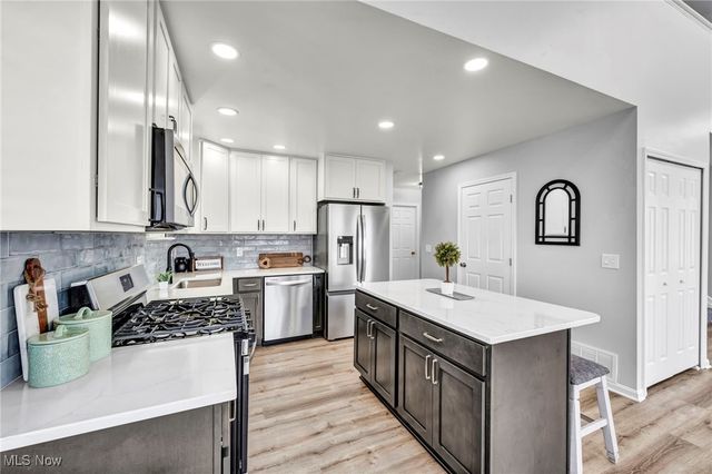 33418 Lake Shore Boulevard, Eastlake, OH 44095