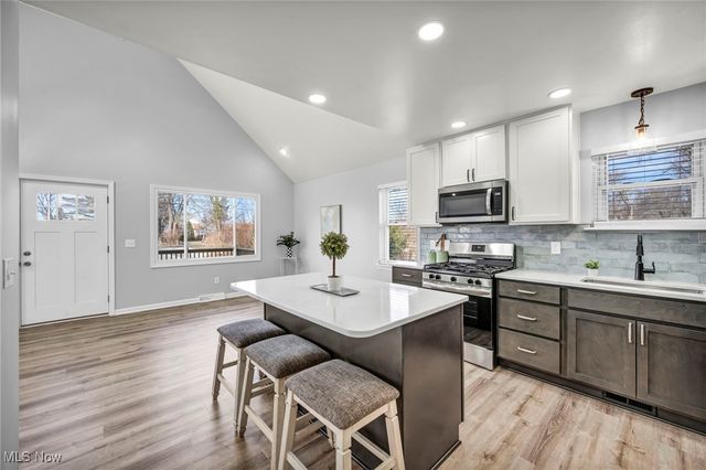 33418 Lake Shore Boulevard, Eastlake, OH 44095