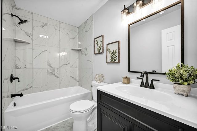 33418 Lake Shore Boulevard, Eastlake, OH 44095