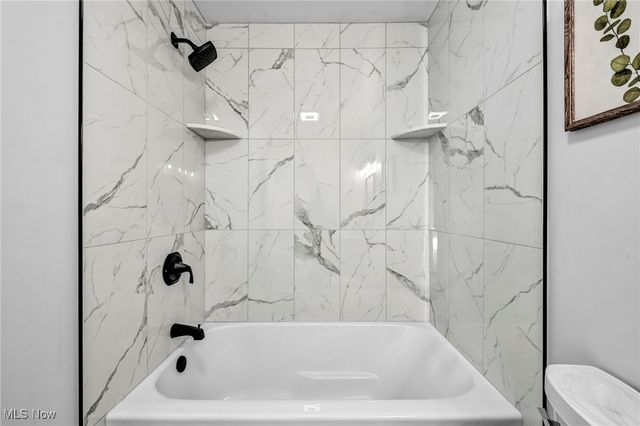 33418 Lake Shore Boulevard, Eastlake, OH 44095