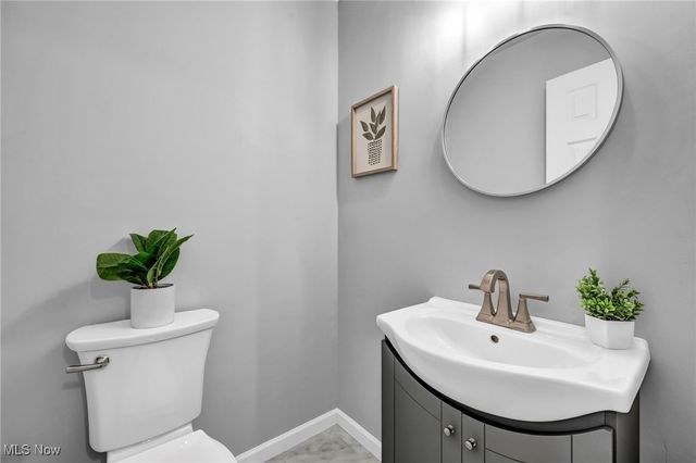 33418 Lake Shore Boulevard, Eastlake, OH 44095