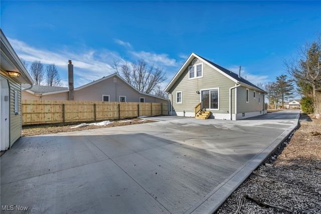 33418 Lake Shore Boulevard, Eastlake, OH 44095