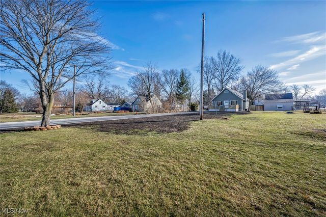 33418 Lake Shore Boulevard, Eastlake, OH 44095