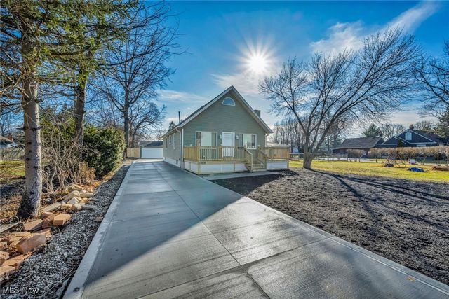 33418 Lake Shore Boulevard, Eastlake, OH 44095